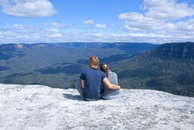 Romantic-Couple-enjoying-the-blue-Mountain-vista.jpg